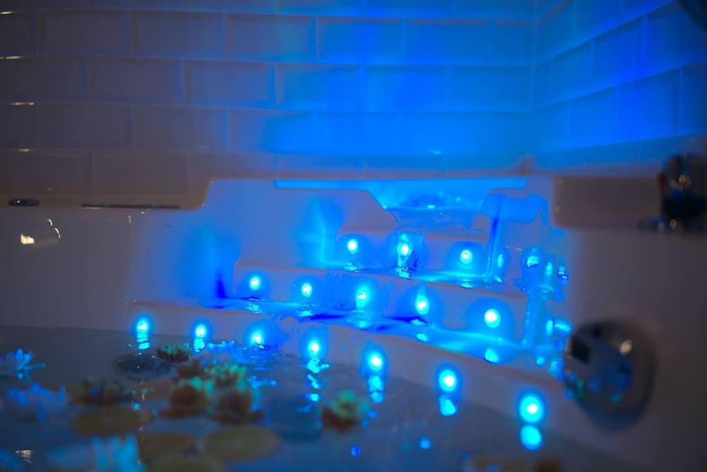 Luxury Room Jacuzzi Centre Ville Haut De Gamme Mülhausen Exterior foto