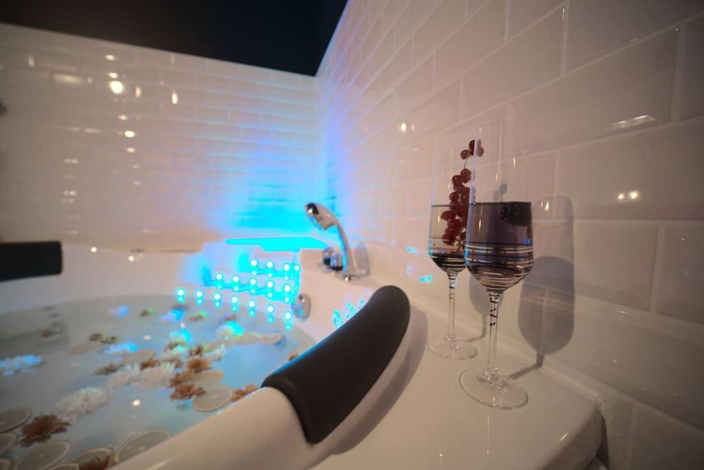 Luxury Room Jacuzzi Centre Ville Haut De Gamme Mülhausen Exterior foto